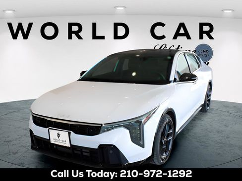 New 2025 Kia K4 GT-Line Turbo image 3