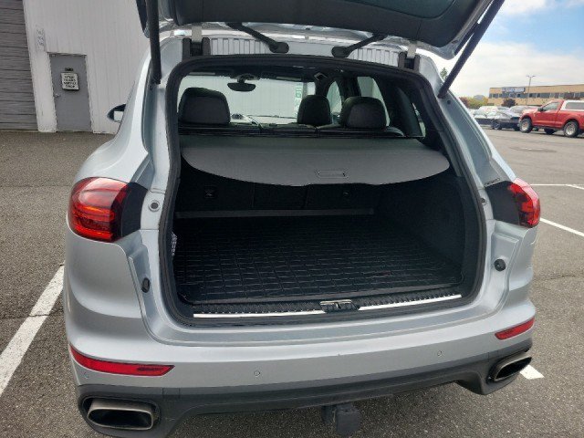 Used 2017 Porsche Cayenne Platinum Edition AWD/4WD image 5
