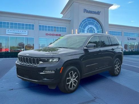 Certified 2024 Jeep Grand Cherokee Limited AWD/4WD image 1