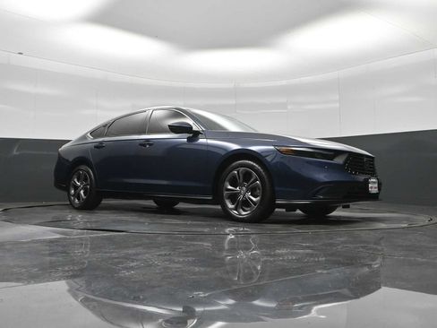Used 2023 Honda Accord EX-L image 18