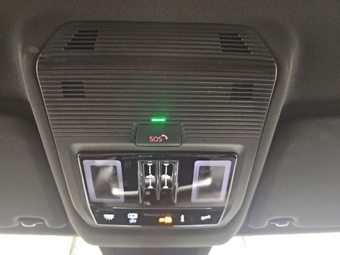 Used 2025 Volkswagen Atlas Cross Sport SEL R-Line image 26