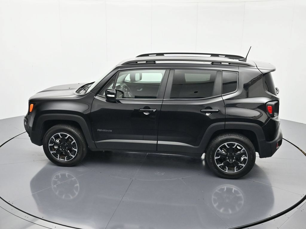 Used 2023 Jeep Renegade Latitude AWD/4WD image 35