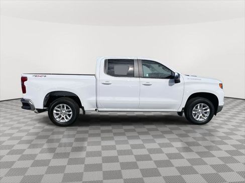 Used 2025 Chevrolet Silverado 1500 LT image 4