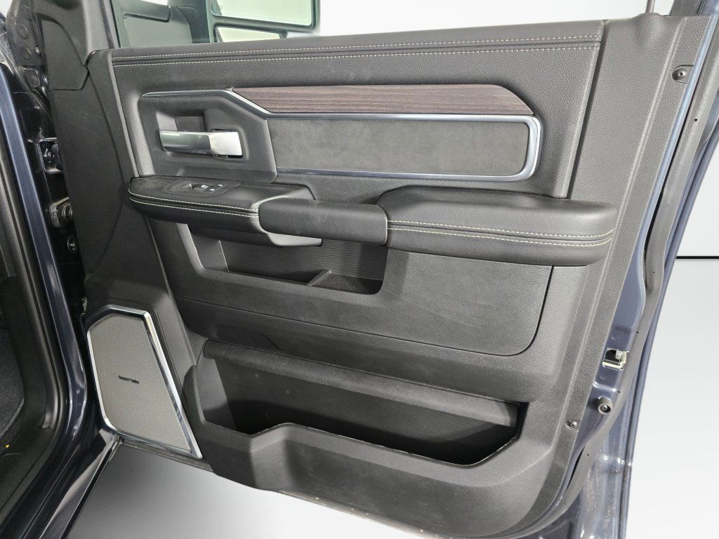 New 2026 RAM 2500 Laramie AWD/4WD image 40
