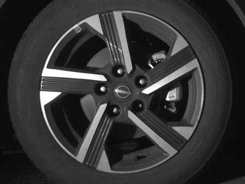 Used 2025 Nissan Sentra SV image 13