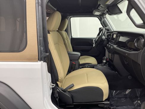 Used 2020 Jeep Wrangler Sport image 16