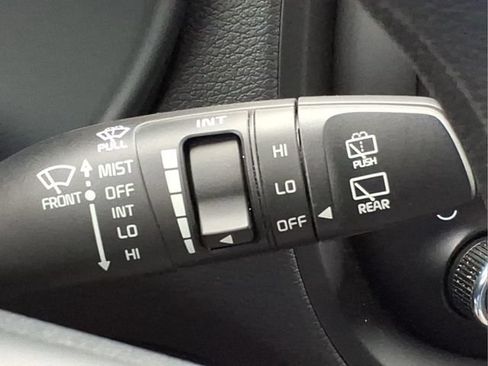 Used 2023 Kia Soul LX FWD image 35
