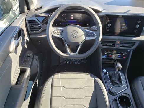 New 2026 Volkswagen Taos SE image 10