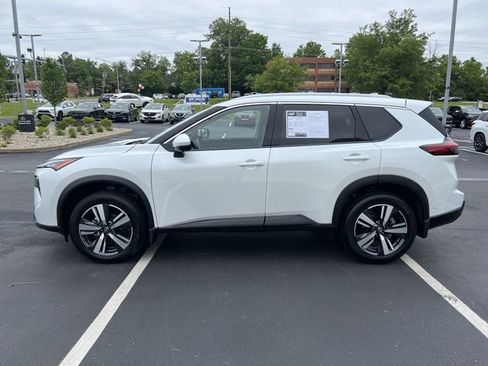 Used 2025 Nissan Rogue SL AWD/4WD image 6