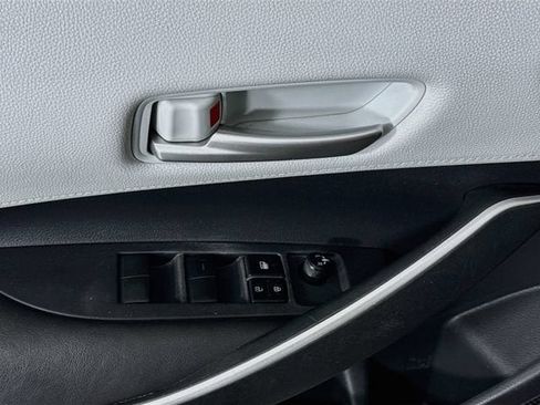 Used 2020 Toyota Corolla SE w/ Carpet Mat Package (TMS) FWD image 17