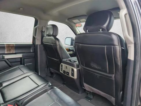 Used 2020 Ford F150 Lariat image 19