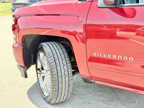 Used 2018 Chevrolet Silverado 1500 LT w/ All Star Edition AWD/4WD image 5