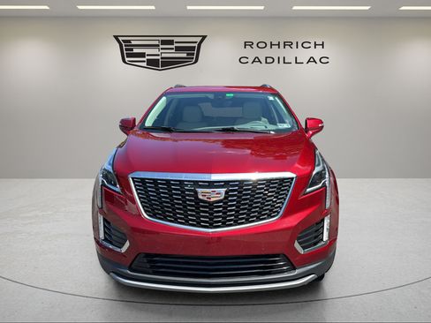 Used 2022 Cadillac XT5 Premium Luxury w/ Technology Package AWD/4WD image 2