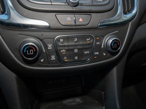 Used 2024 Chevrolet Equinox LT image 15