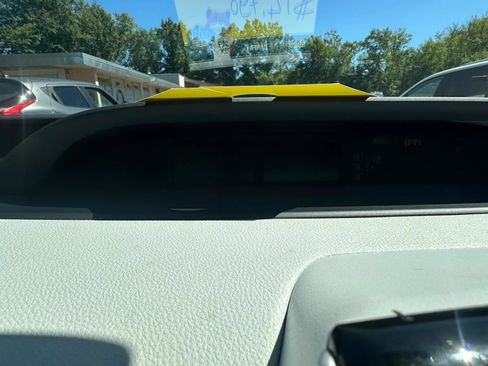 Used 2018 Toyota Prius Two w/ Prius Two Safety Plus Package FWD image 11
