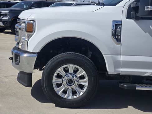 Certified 2022 Ford F250 XLT w/ XLT Value Package image 9