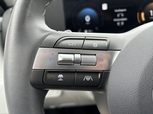 Used 2025 Hyundai Kona SEL image 19