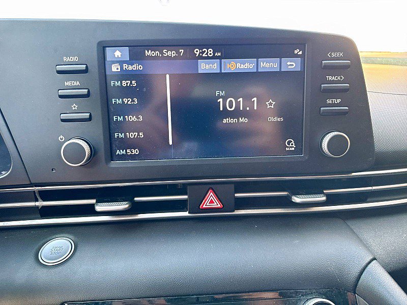 Used 2023 Hyundai Elantra SEL FWD image 13