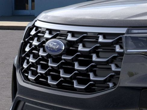 New 2026 Ford Explorer Platinum w/ LUX Leather Package AWD/4WD image 17