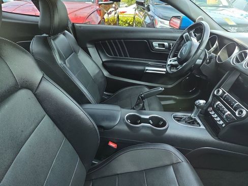 Used 2021 Ford Mustang GT Premium w/ GT Performance Package RWD image 11