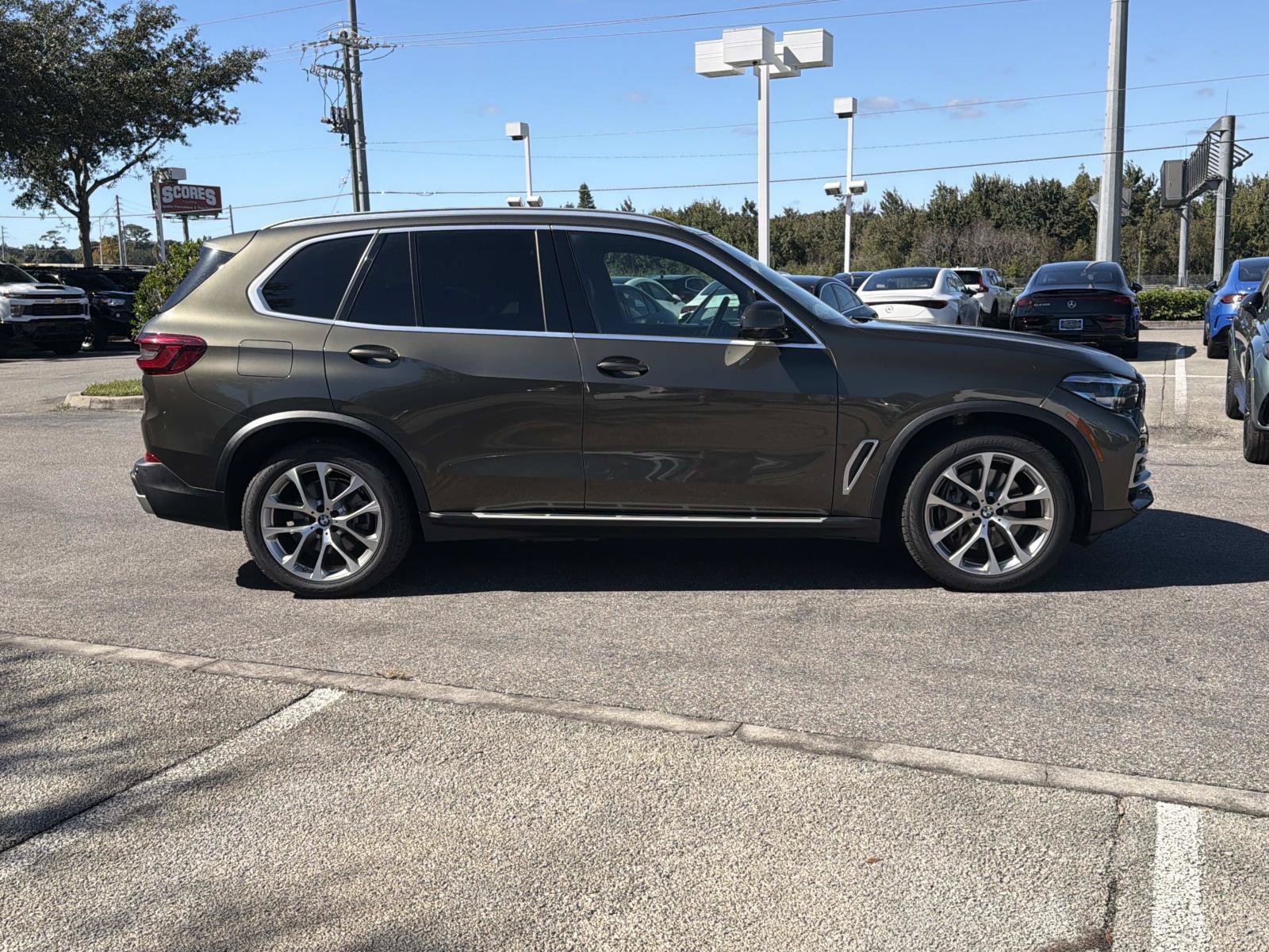 Used 2021 BMW X5 xDrive45e w/ Convenience Package AWD/4WD image 2