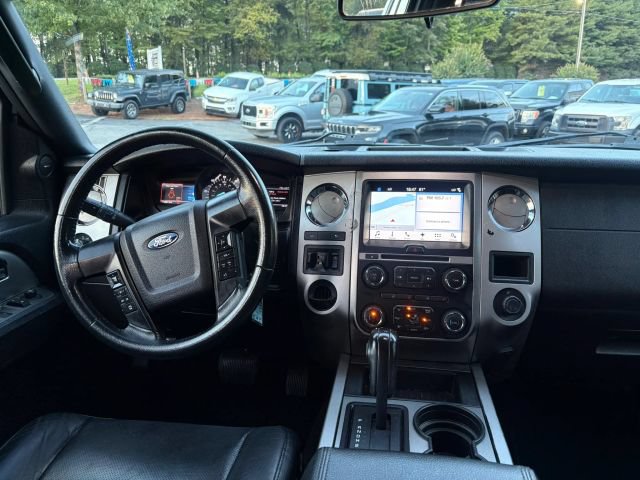 Used 2017 Ford Expedition EL XLT w/ Equipment Group 202A RWD image 18