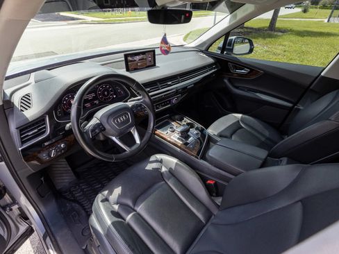 Used 2018 Audi Q7 3.0T Prestige w/ Prestige Package AWD/4WD image 9