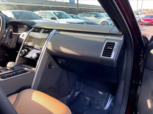 New 2026 Land Rover Discovery Limited Edition image 28