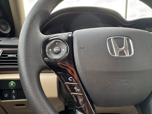 Used 2017 Honda Accord Hybrid Sedan image 19