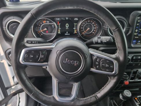 Used 2022 Jeep Wrangler Unlimited Sahara w/ Cold Weather Group AWD/4WD image 10