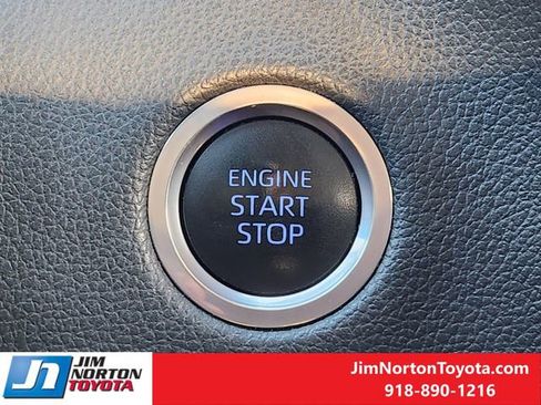 Used 2024 Toyota Tundra Limited image 23