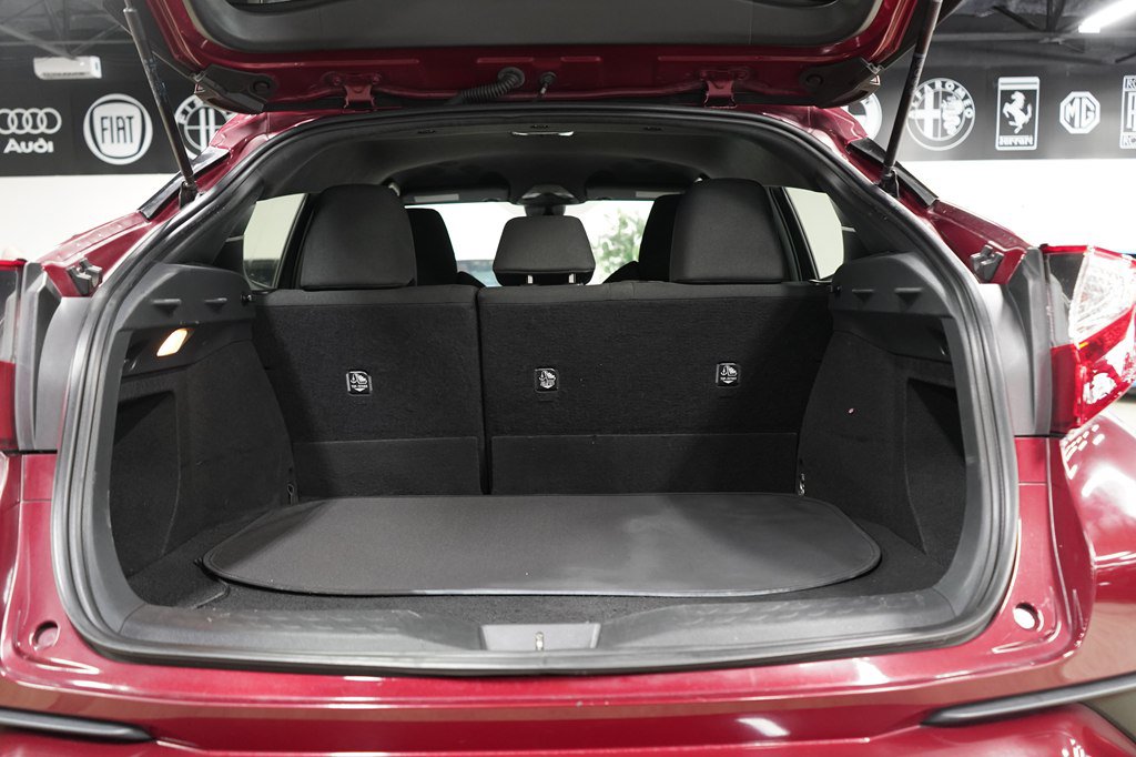 Used 2018 Toyota C-HR XLE FWD image 22