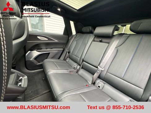 Used 2024 Cadillac Lyriq Luxury AWD/4WD image 43