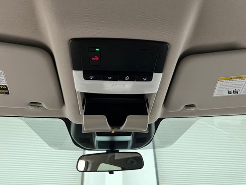 Used 2025 Nissan Rogue SV image 58