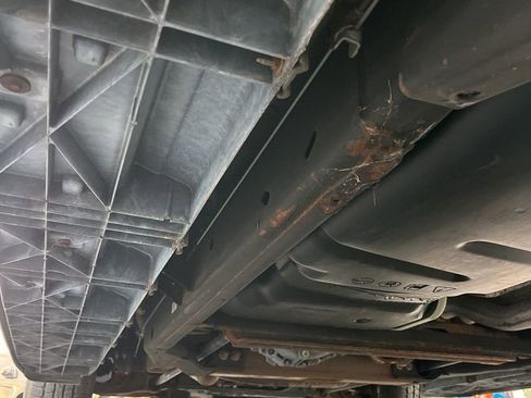 Used 2004 Cadillac Escalade ESV AWD image 20