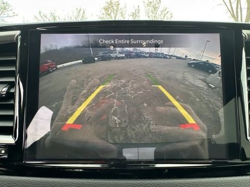 Used 2024 Chrysler Pacifica Touring-L image 24