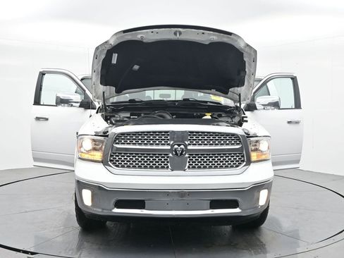 Used 2018 RAM 1500 Laramie image 40