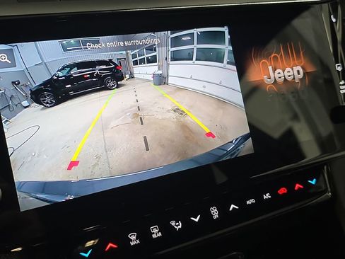 New 2026 Jeep Grand Cherokee Altitude AWD/4WD image 25