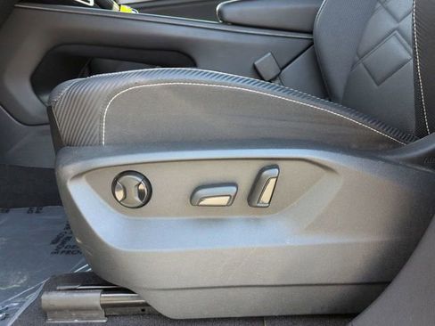 Used 2024 Volkswagen Atlas Cross Sport SE image 23