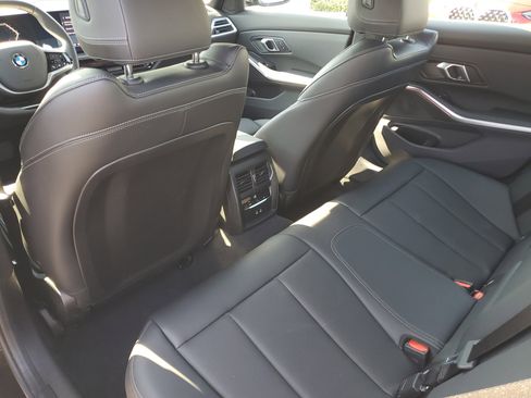 Used 2025 BMW 330i Sedan image 11