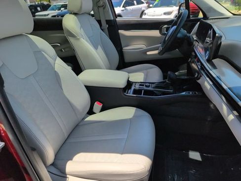 Certified 2025 Kia Sorento S w/ Panoramic Sunroof Package FWD image 32