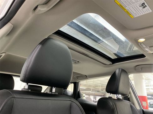 Used 2017 Nissan Rogue Sport SL w/ SL Premium Package image 20