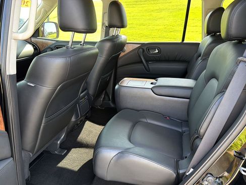 Used 2023 Nissan Armada SL w/ Captain's Chairs Package AWD/4WD image 11