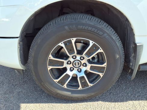 Used 2021 Nissan Titan SV w/ SV Convenience Package RWD image 11