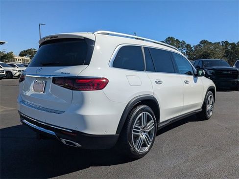 Used 2024 Mercedes-Benz GLS 450 4MATIC image 5