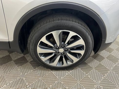 Used 2022 Buick Encore Preferred w/ Safety Package AWD/4WD image 2