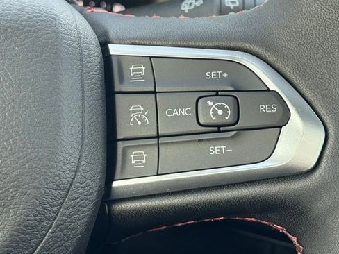 New 2026 Jeep Compass Trailhawk w/ Sun, Sound & Navigation Group AWD/4WD image 18