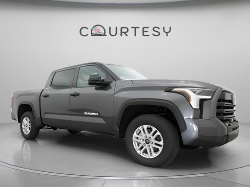 New 2025 Toyota Tundra SR5 image 17