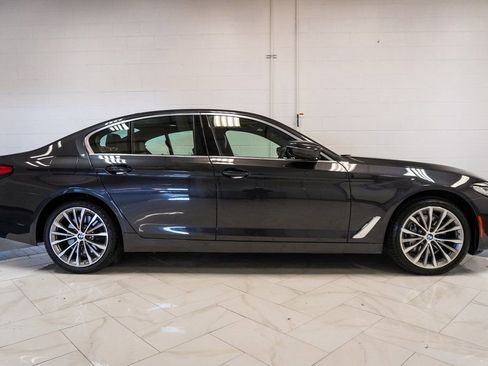 Used 2023 BMW 540i xDrive w/ Premium Package image 38