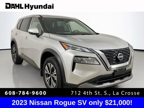 Used 2023 Nissan Rogue SV image 1